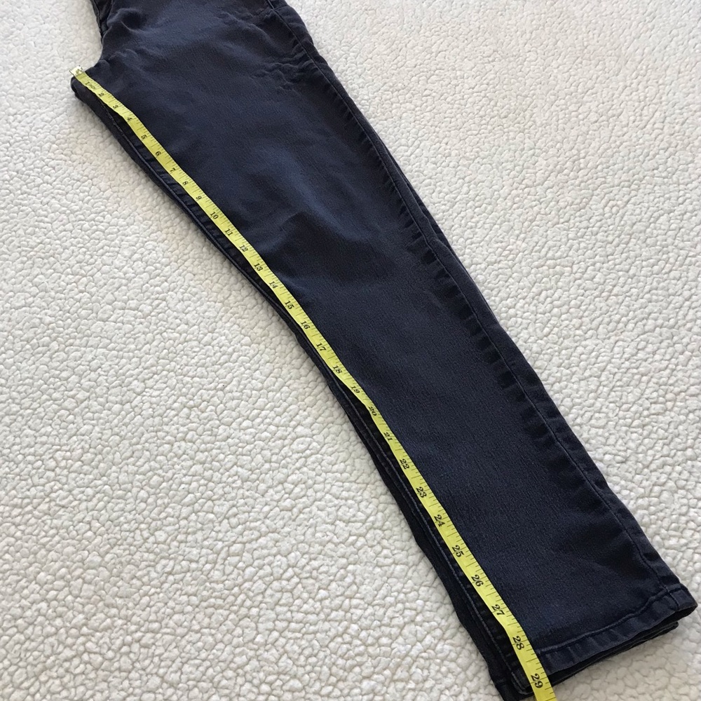 Calvin Klein CK Stretch Legging Denim Black Jeans
7 / 8 Medium
Extreme Puckering - Picture 11 of 12